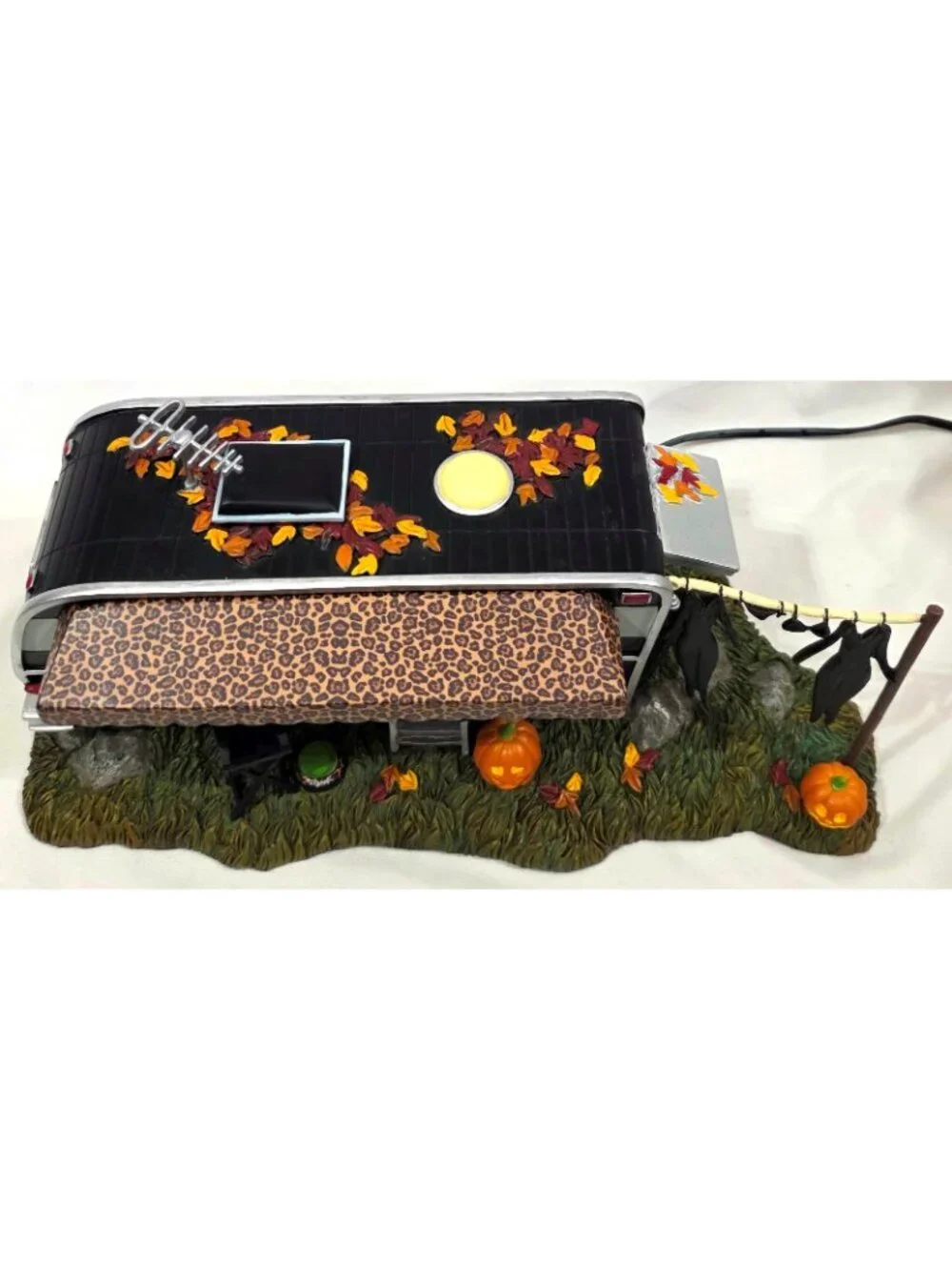 Dept 56 ELVIRAs CELEBRITY TRAILER Fall Halloween Village building house 6009786